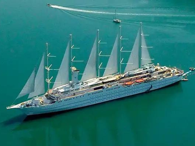 WindstarSailingCruiseShip